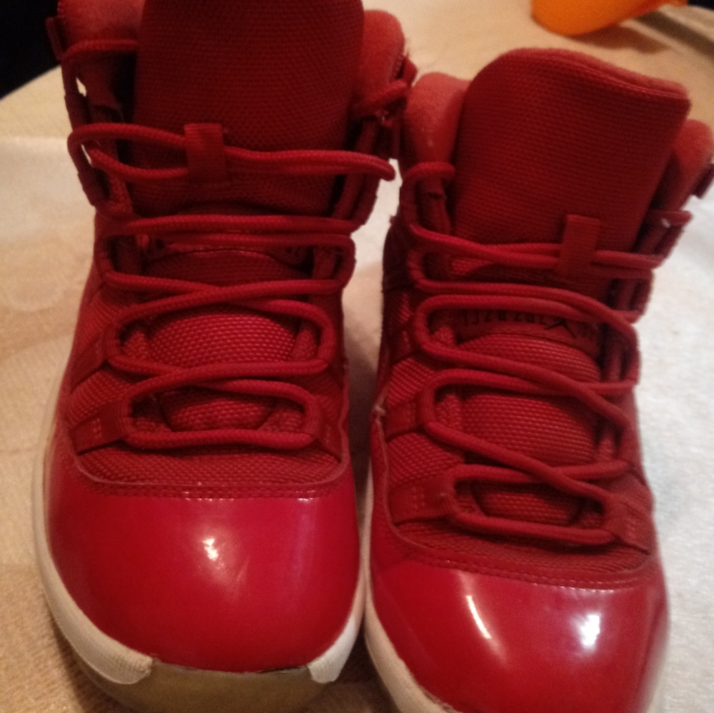 Pre owned Jordan retro11 win 96 sneaker